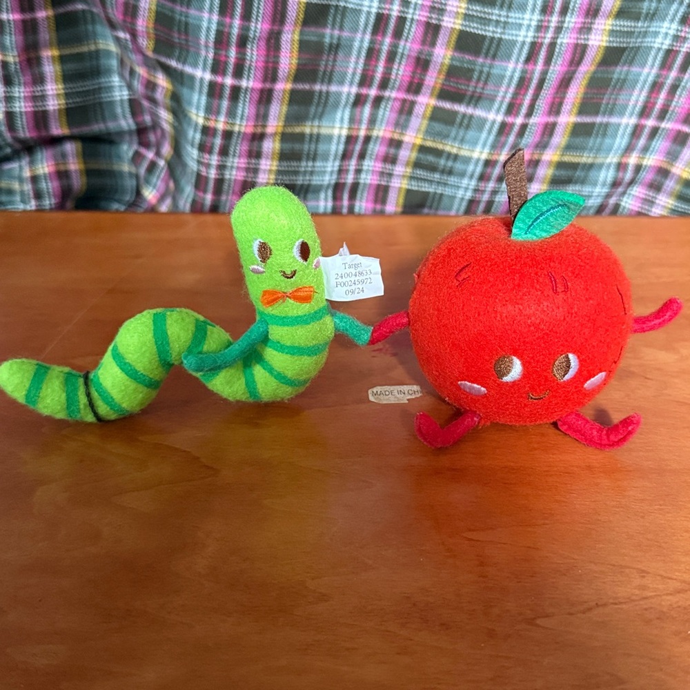 Spritz Green and Red Plush Accessories